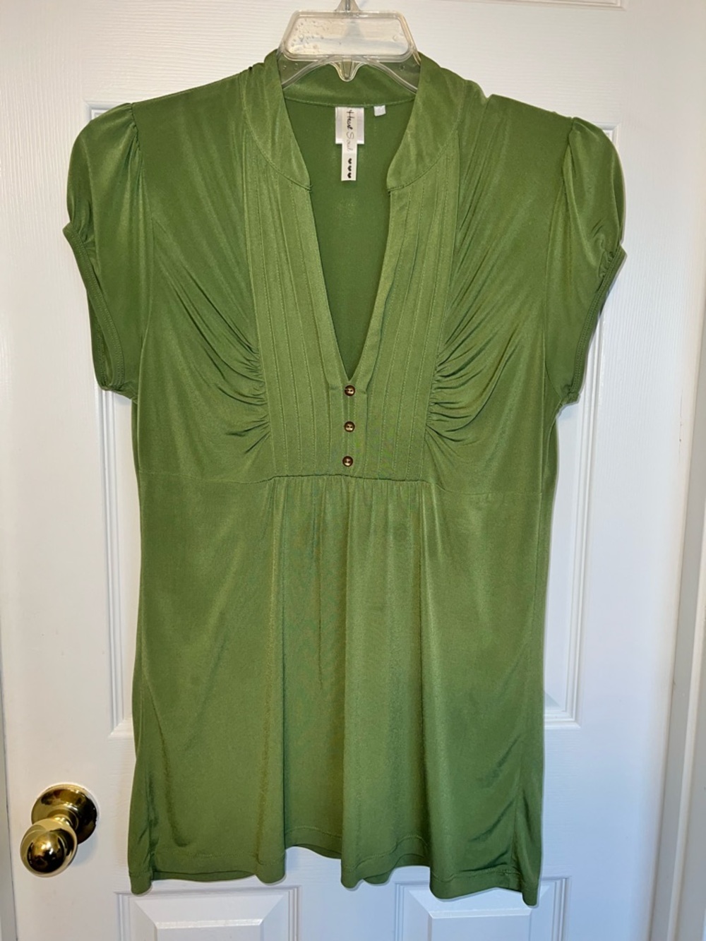 Women’s M Olive Green Cap-Sleeve V-Neck Tunic Top
